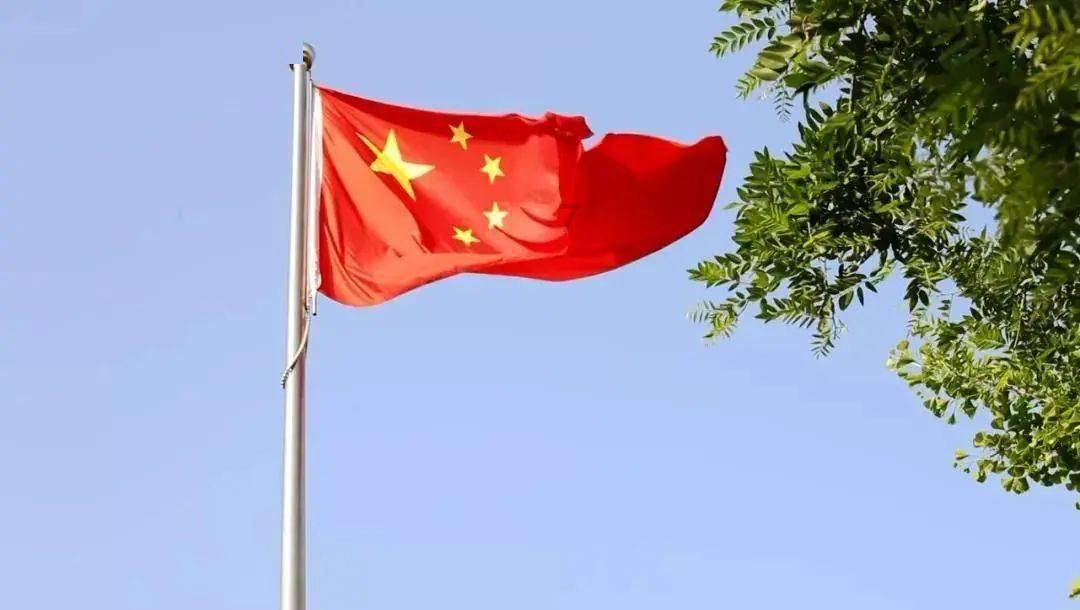 中国强硬:出动5艘橡皮艇追击!菲渔民闯黄岩岛,该岛有何价值?